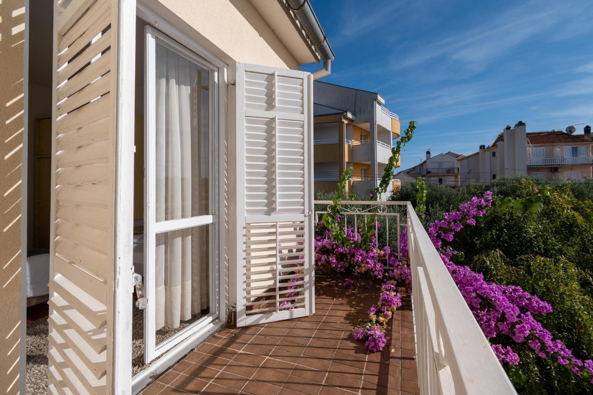 Apartments By The Sea Sukosan, Zadar - 5863 Exterior photo